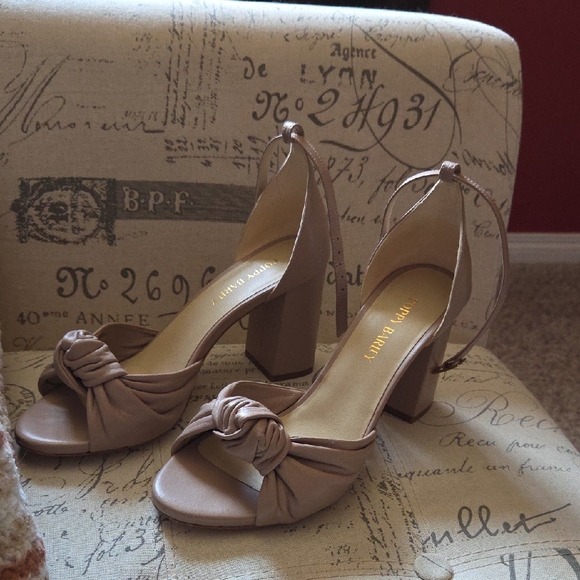 Poppy Barley Heels - Picture 1 of 8